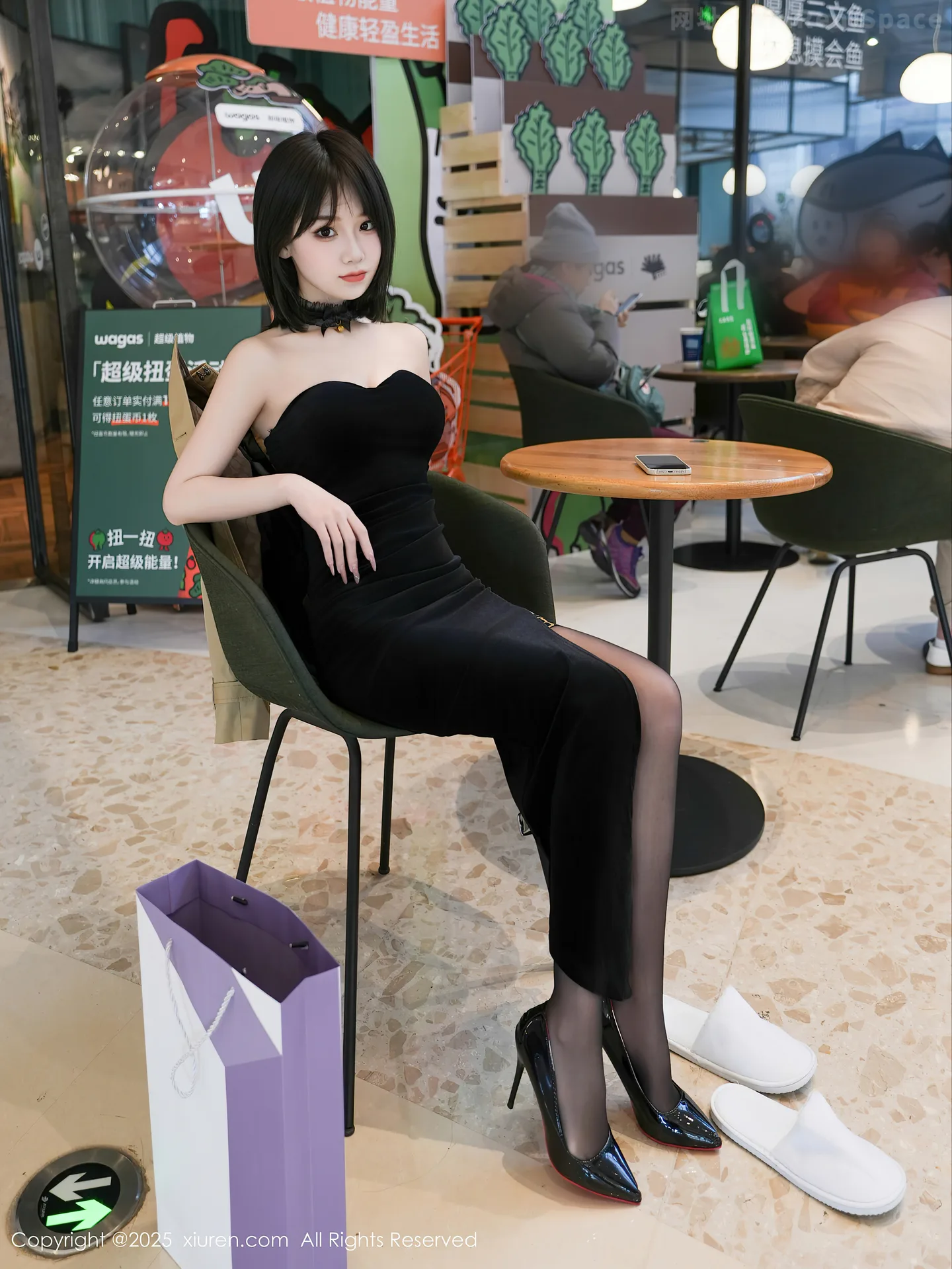 图片[2]-[XiuRen秀人网] VOL.10000 新人模特阿汁性感黑色礼服配超薄黑丝秀曼妙身姿完美诱惑写真75P-秀人网官方网站